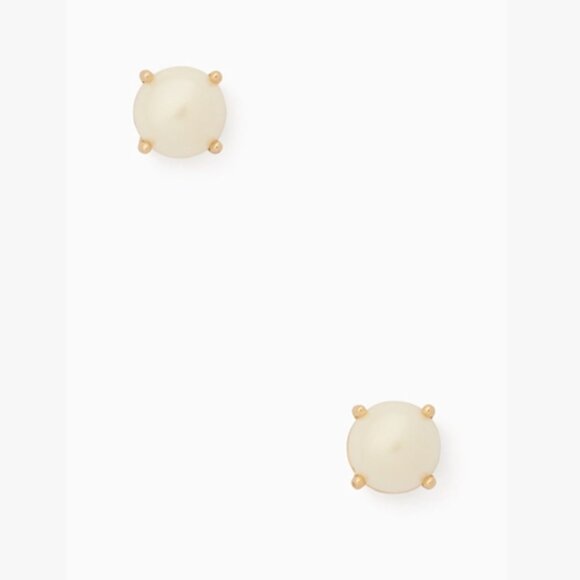 Pearl Gumdrop Studs - Picture 1 of 3